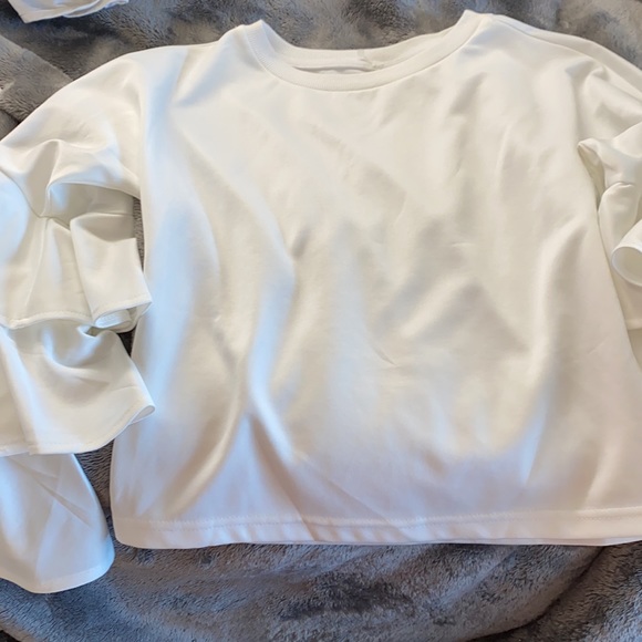 White flare sleeve shirt - Picture 3 of 3